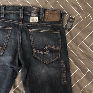 Silver Jeans Jeans - NEW WITH TAGS Silver Jeans - size 32x34 Silver Jeans Jeans - NEW WITH TAGS Silver Jeans - size 32x34